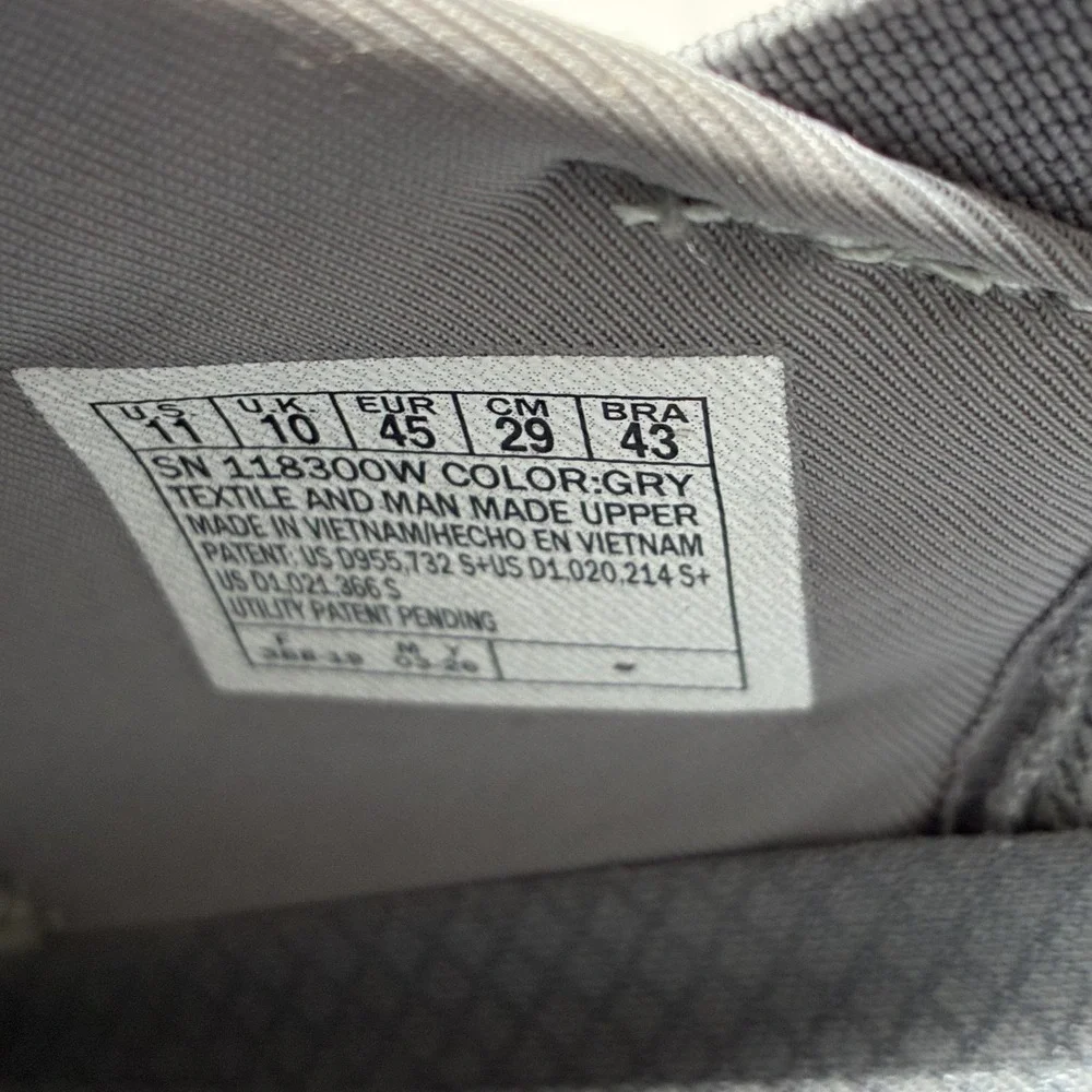 Skechers BOBS Squad Chaos Daily Hype Men's 11W Gray Hands Free Slip-Ins Sneakers